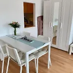 Orangehomes Large Erkel Street Apartman