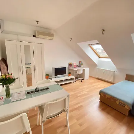 Orangehomes Large Erkel Street