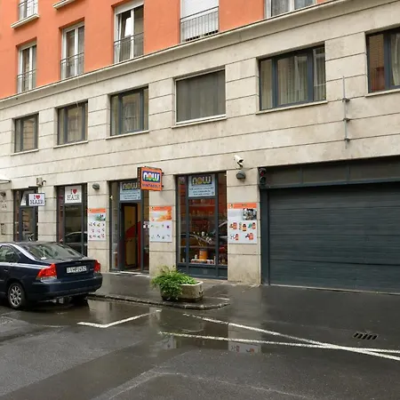 Orangehomes Large Erkel Street